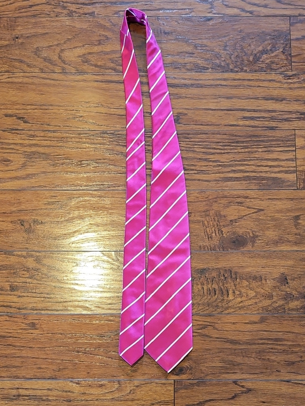 Ralph Lauren 100% Silk Tie Made By Hand Fuschia And White - Picture 3 of 3